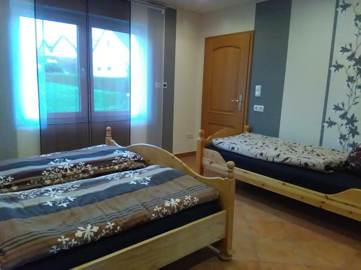 Gaestehaus Kleine Lana Obersuhl Εξωτερικό φωτογραφία